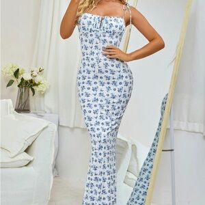 Floral Blue and White Mermaid Style Maxi Dress